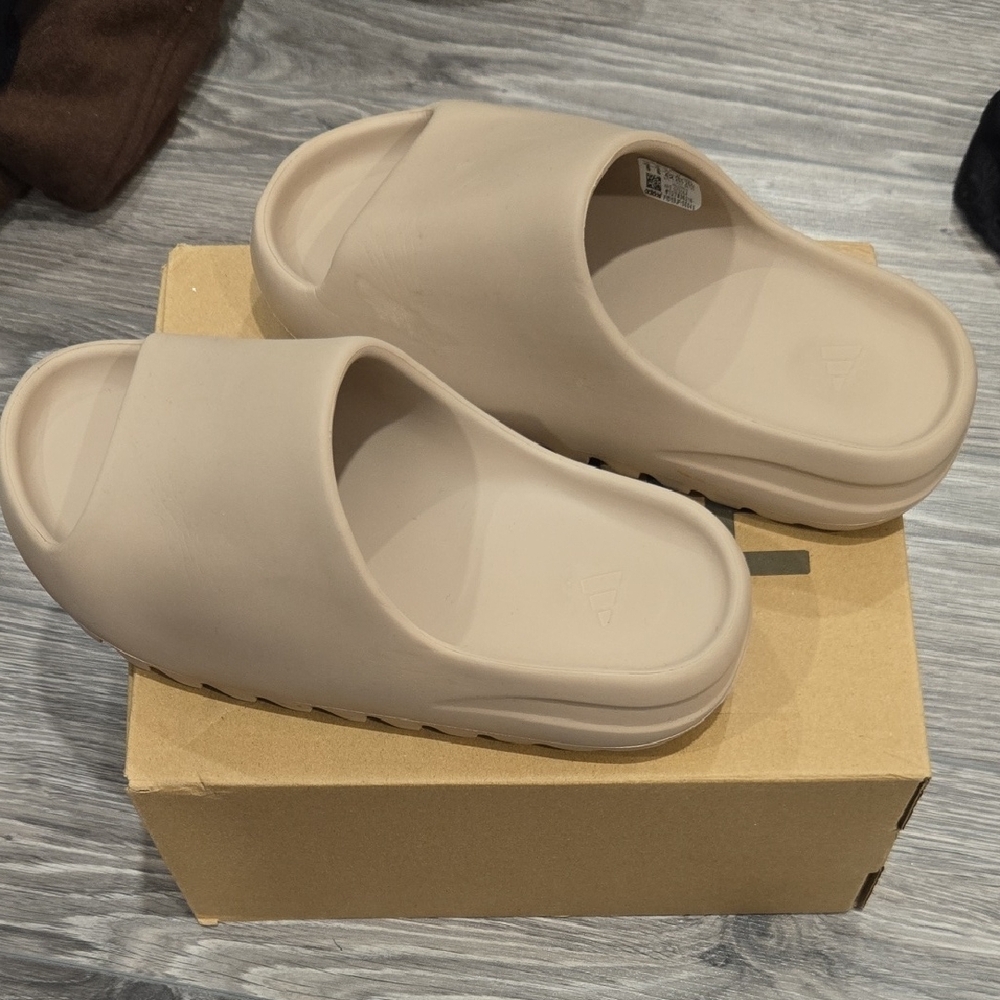 Yeezy Slides